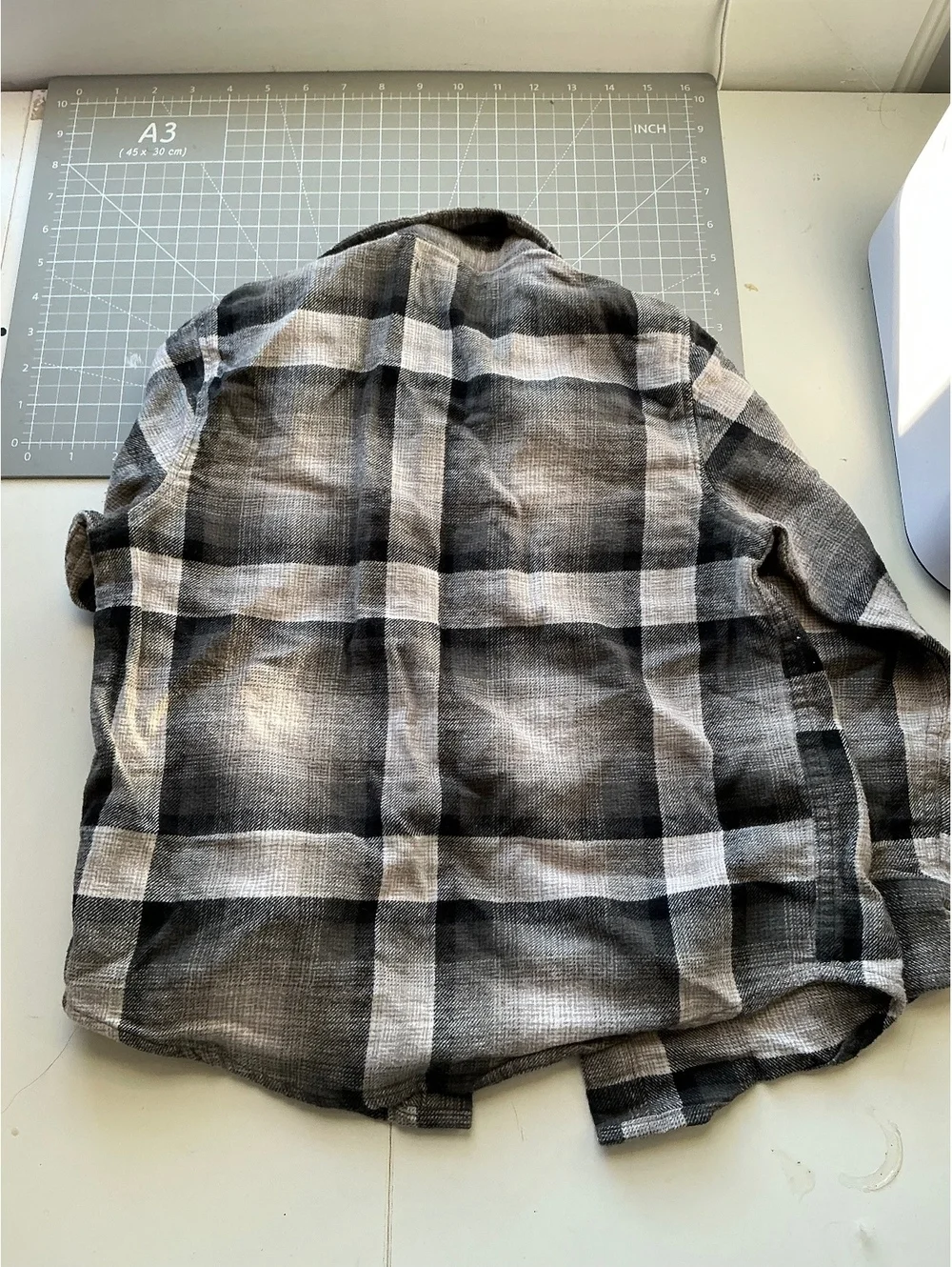 Old Navy Boys Plaid Button-Up Shirt Size 6-7